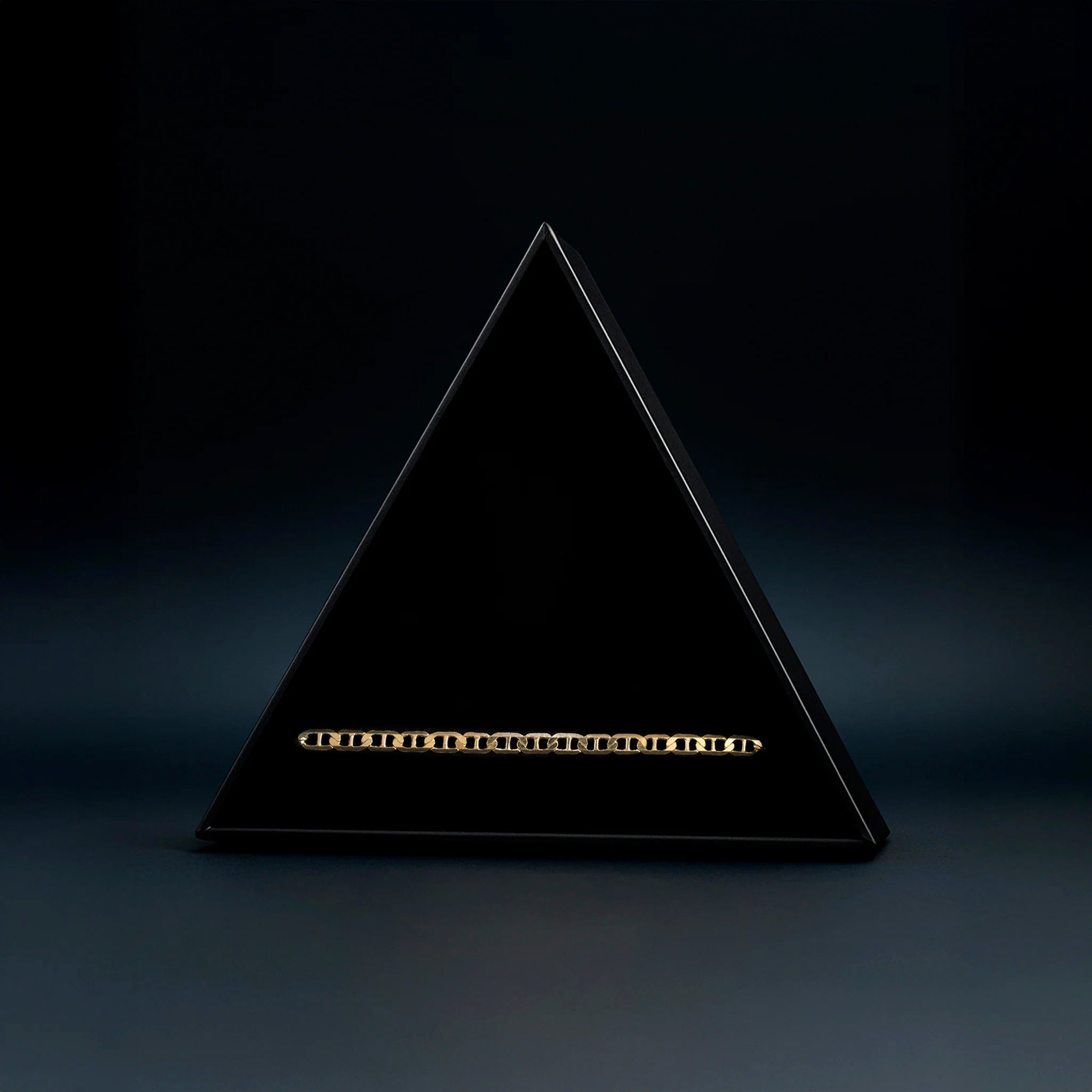 Ancla Martillada 4mm (Oro Sólido) Pulsera