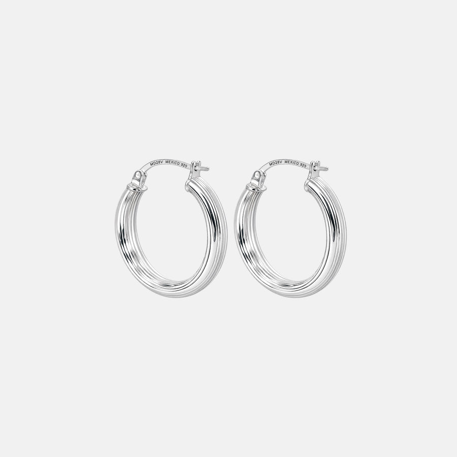 Arracadas Brisa de plata .925 con diseño huggie y acabado pulido.