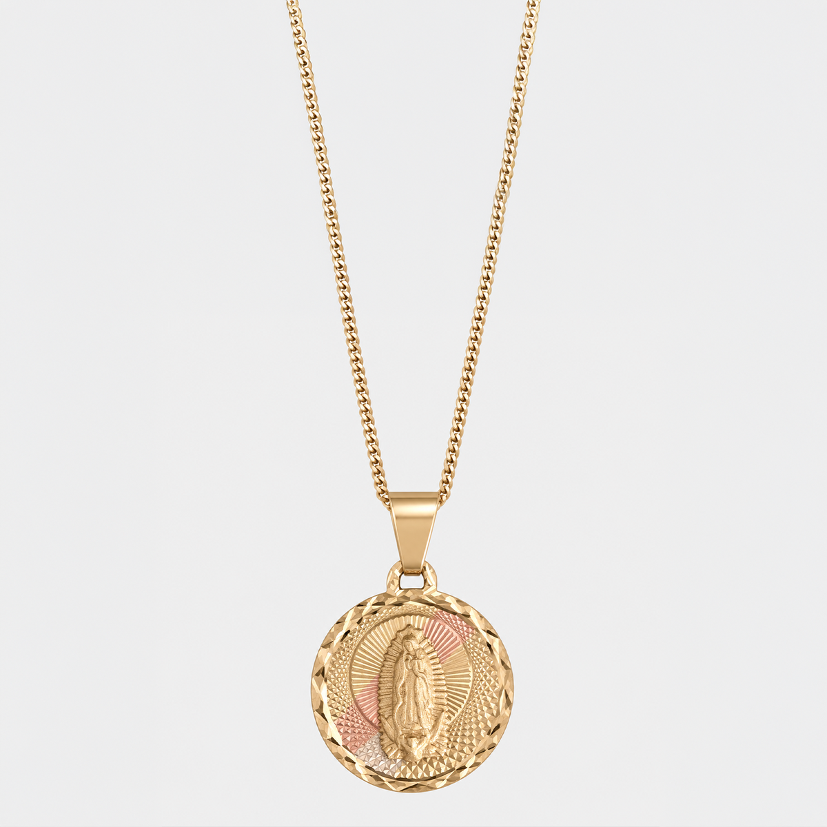 Collar Medalla Virgen en oro sólido 10K con Cadena Cuban Link de 1 mm.