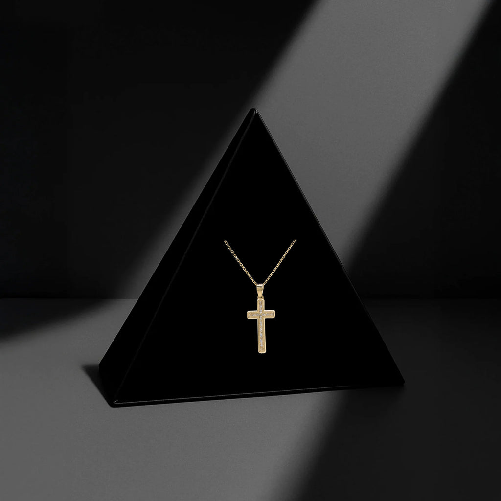 Cruz Cristalina (Oro Solido) Collar