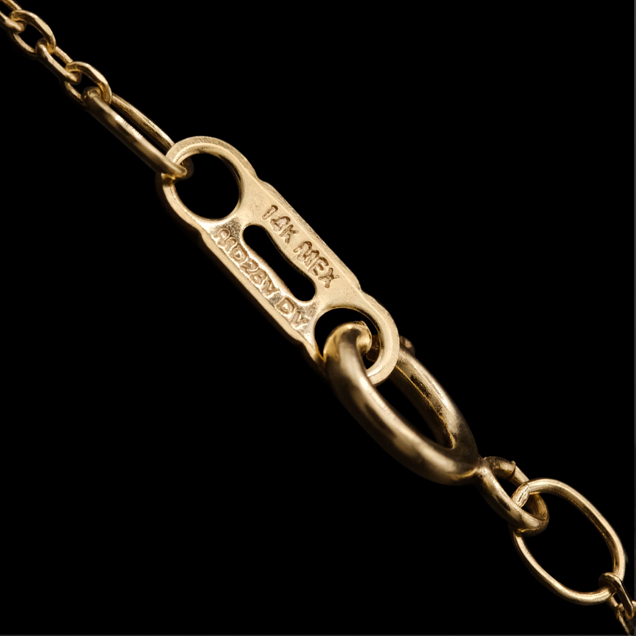 Cruz Cristalina (Oro Solido) Collar