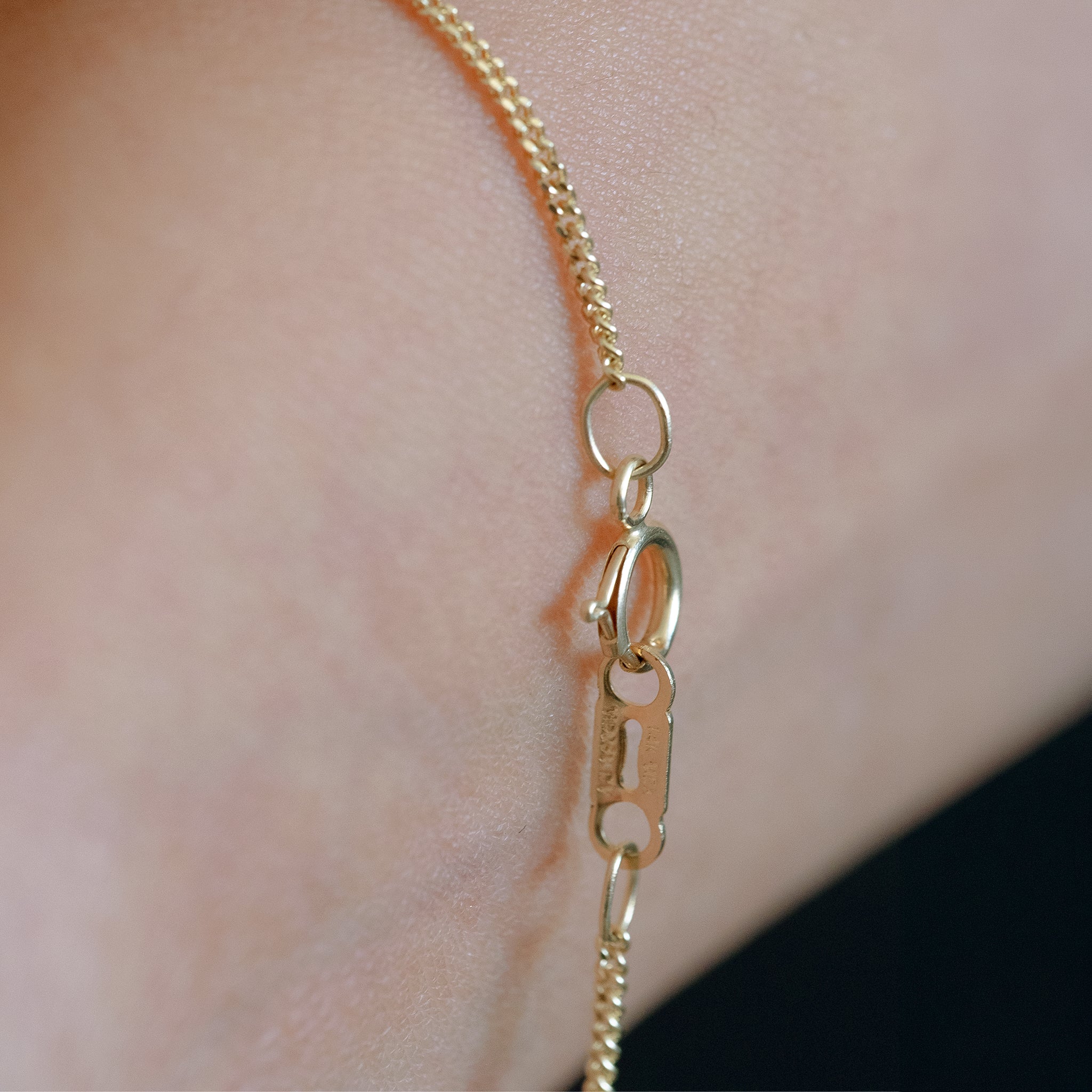 Cuban Link 1mm 14K (Oro Sólido) Pulsera