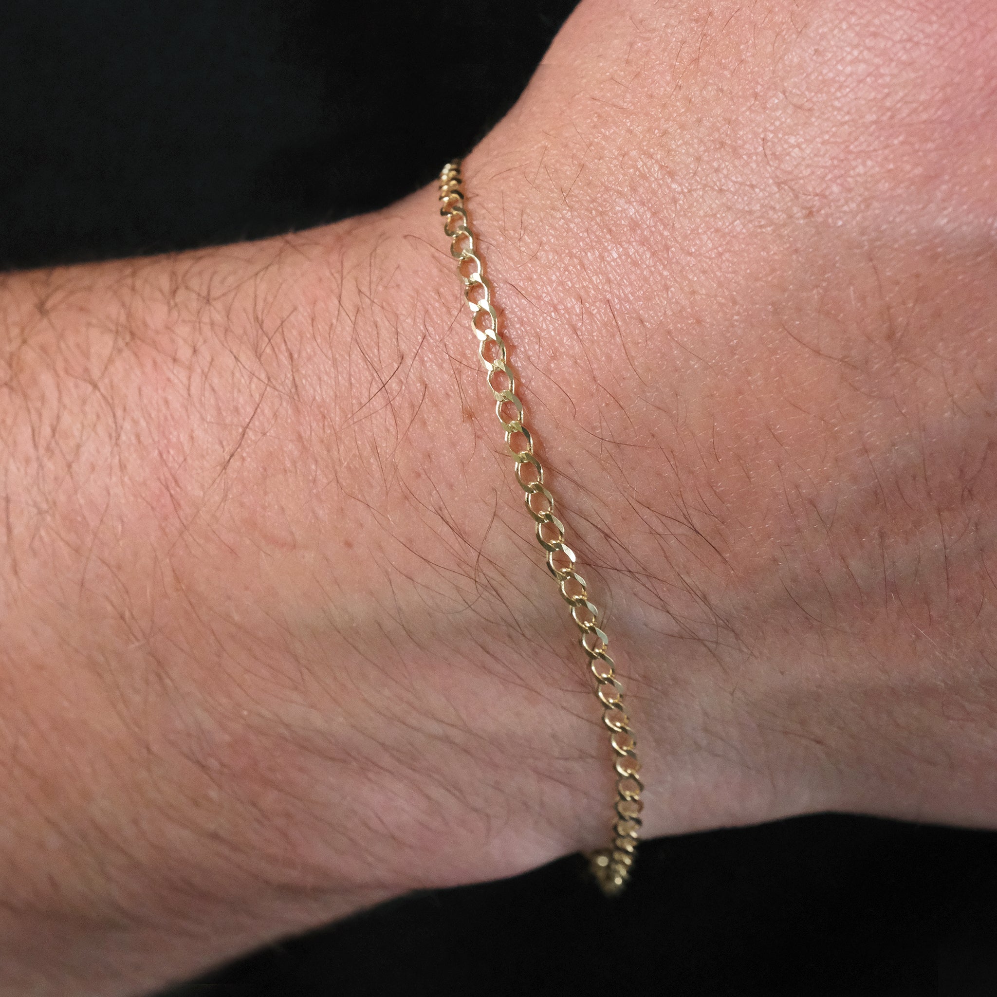 Curb 2mm (Oro Sólido) Pulsera