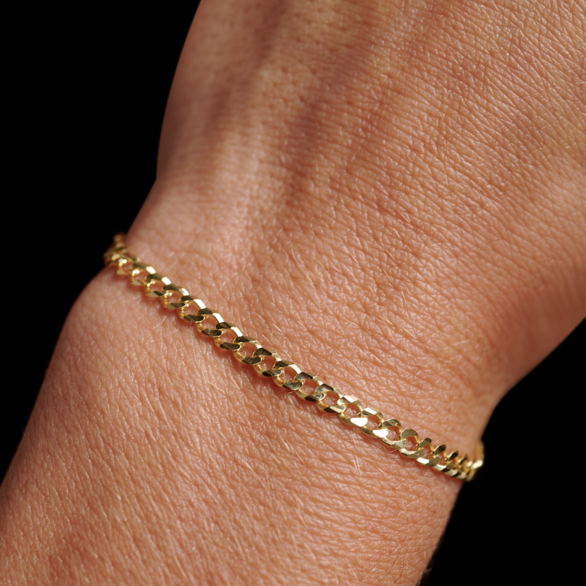 Pulsera Curb 3mm Oro Sólido