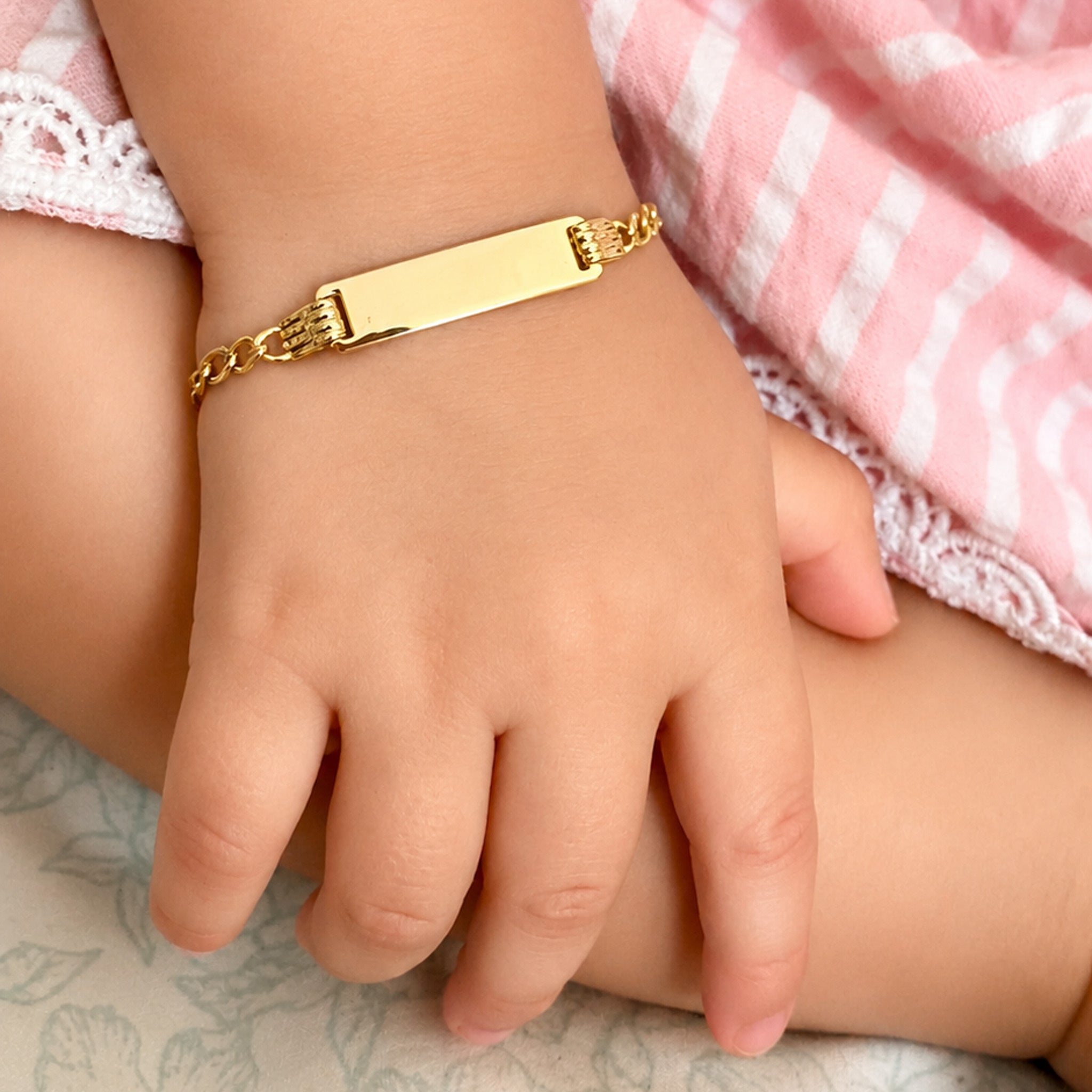 Esclava Curb Baby 2mm Oro Sólido Placa 5mm
