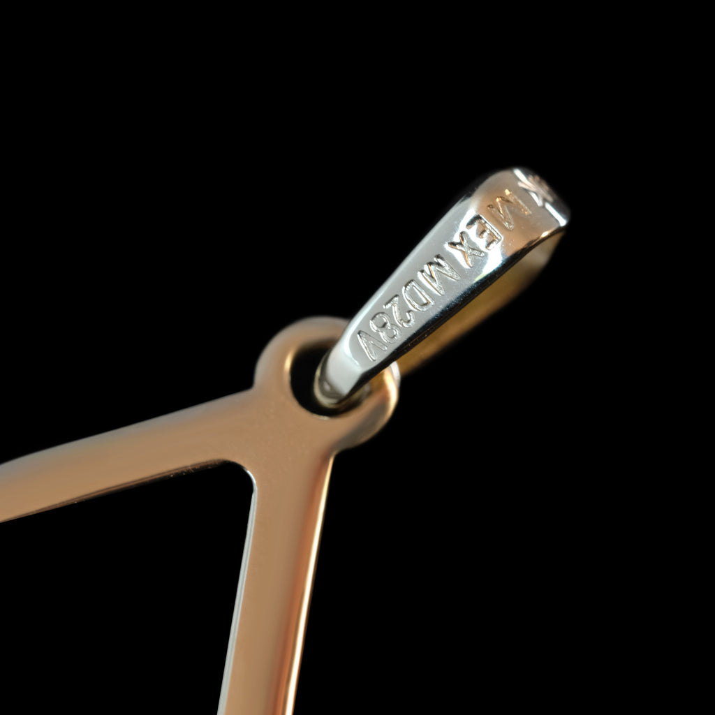 Triangulum (Oro Sólido) Dije