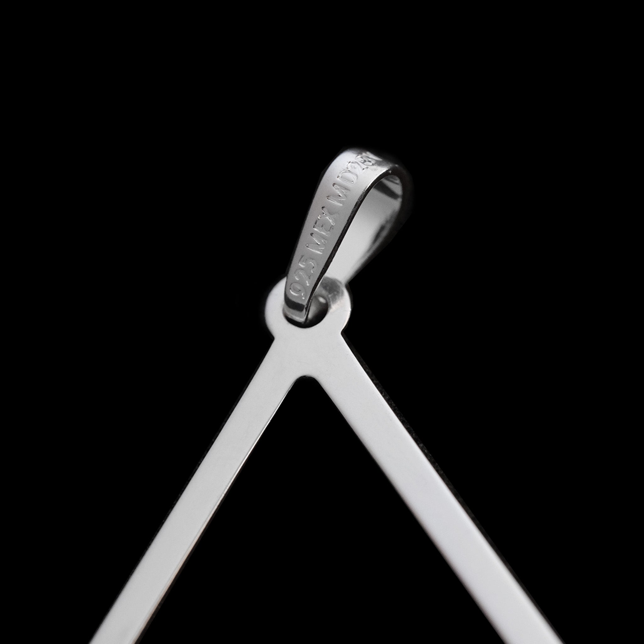 Triangulum (Plata ) Dije