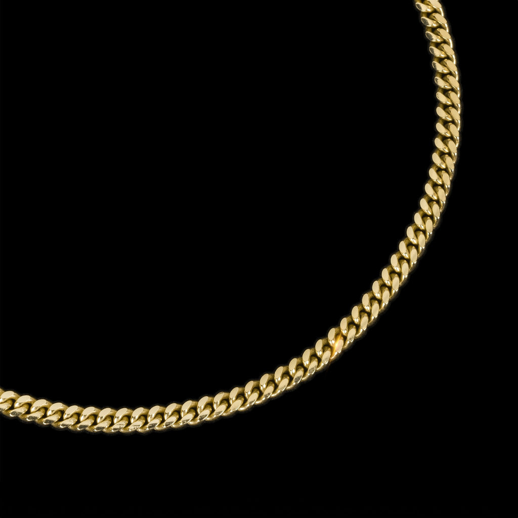 Detalle del tejido Cuban Link 2mm en oro sólido 14K