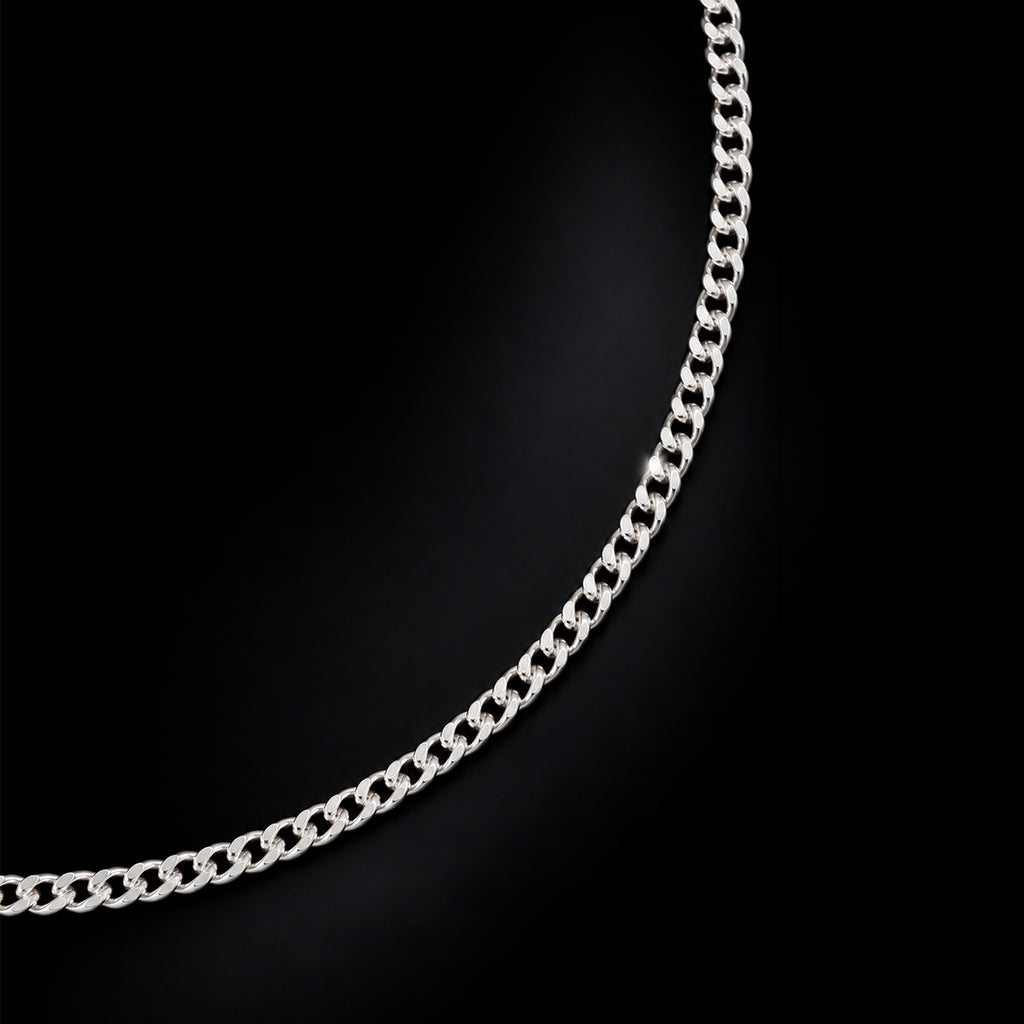 Detalle del tejido Cuban Link 2mm en Plata .925 con acabado en rodio