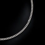 Detalle del tejido Cuban Link 2mm en Plata .925 con acabado en rodio