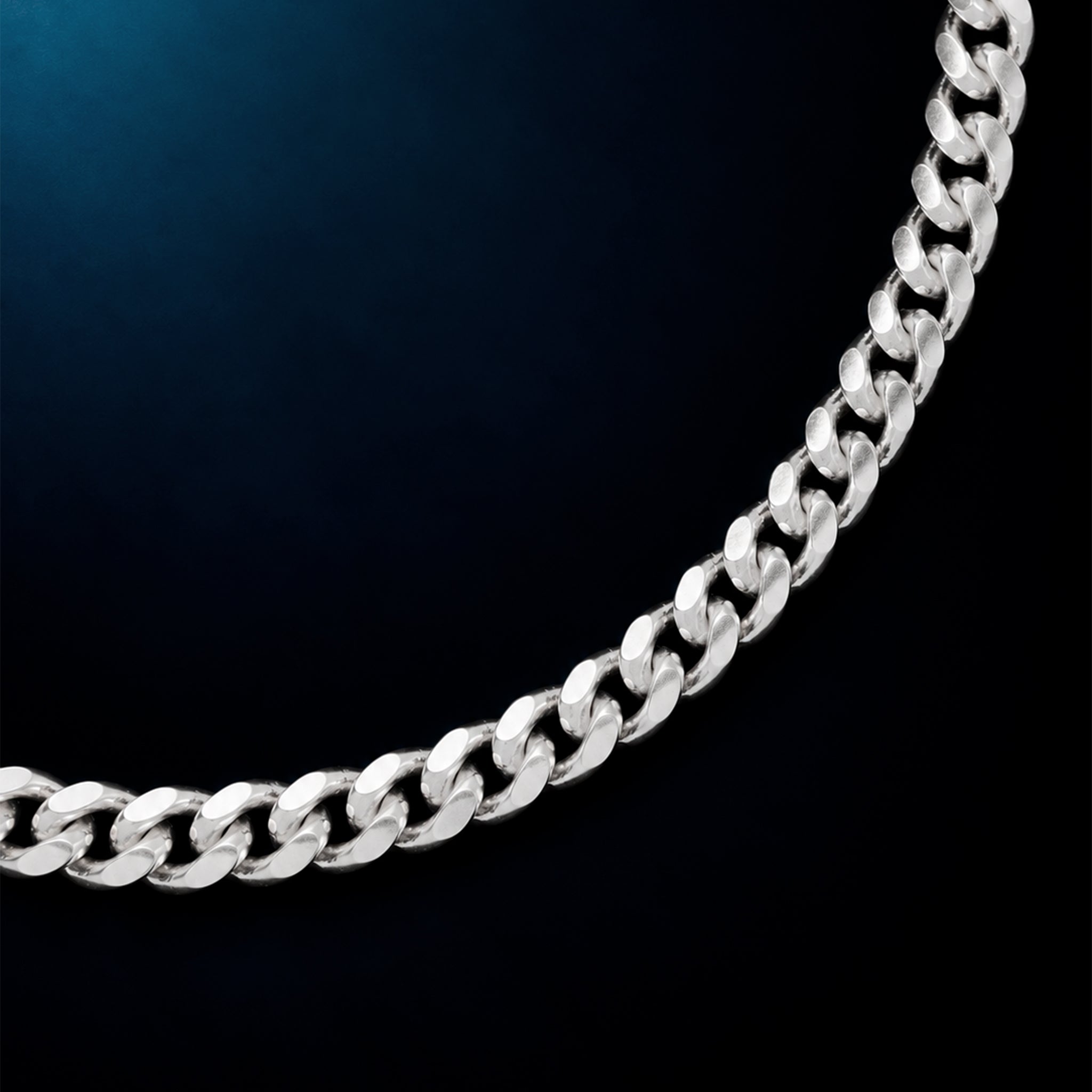 Detalle de textura y eslabones Cuban Link 5mm en Plata .925
