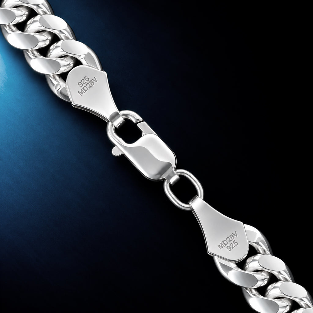 Detalle del broche de Cadena Cuban Link 8mm en Plata .925