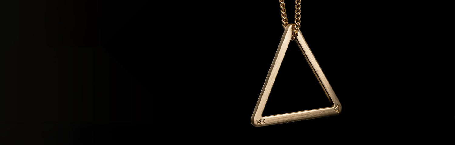 Colección de collares de oro sólido 10k y 14k para hombre y mujer de Triangulum Workshop.